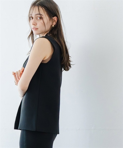 Maison INNESS（メゾンアイネス）の「スポンジヤーン テーラードニット（ハンガー干し・毛玉になりにくい）＜大きいサイズ有＞（ベスト・レディース・ブラック/オフホワイト・4L/3L/LL/L/M/S/5L）」の13枚目の写真