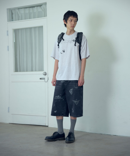 NICE GHOST CLUB（ナイスゴーストクラブ）の「BIG WIDE BERMUDA DOODLE DENIM PANTS_BLACK(NG2GMUD160A)（デニムパンツ・レディース・ブラック・SMALL/MEDIUM/LARGE）」の3枚目の写真