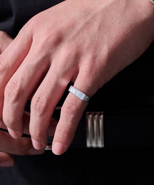 MAISON CLUB（メゾンクラブ）の「【MAISON CLUB】Square Bar Ring Silver925 KUN（リング・メンズ・ターコイズブルー/ブラック/ネイビー/ホワイト/ブラウン/グリーン・FREE）」の2枚目の写真