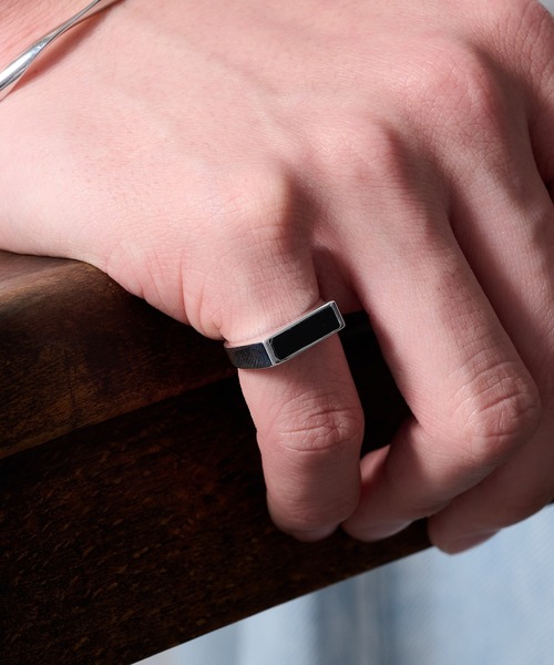 MAISON CLUB（メゾンクラブ）の「【MAISON CLUB】Square Bar Ring Silver925 KUN（リング・メンズ・ターコイズブルー/ブラック/ネイビー/ホワイト/ブラウン/グリーン・FREE）」の3枚目の写真