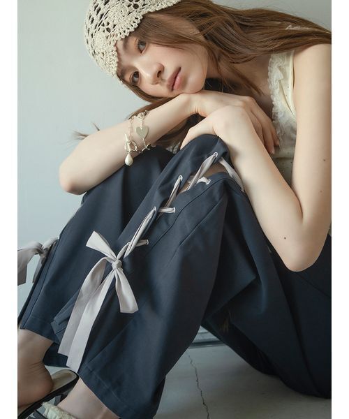 LILY BROWN(リリーブラウン)の「レースアップリボンカーゴパンツ(その他パンツ・レディース・カーキ/ベージュ/ネイビー・0/1)」の5枚目の写真