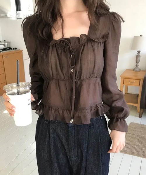 LAFFMO(ラフモ)の「スクエアネックギャザーフリルブラウス(シャツ/ブラウス・レディース・ブラウン/ベージュ・F)」の3枚目の写真
