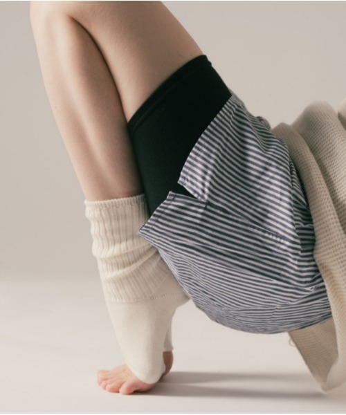 The Role design(ザロールデザイン)の「【 The Role design / ザ・ロールデザイン 】 HEEL RIB LEGGINGS WOMENS / ヒールリブレギンス ウィメンズ(ソックス/靴下・レディース・ピンク/ベージュ/アイボリー・FREE)」の2枚目の写真