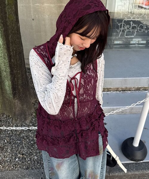 CIAOPANIC（チャオパニック）の「フリフリレースフードベスト（シャツ/ブラウス・レディース・ホワイト/ボルドー/ブラック・ONE SIZE）」の3枚目の写真