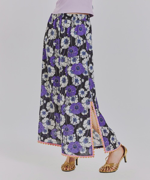 ANNA SUI NYC(アナ スイ エヌ ワイ シー)の「サマーレトロフラワーイージーパンツ(その他パンツ・レディース・グリーン/パープル・FREE)」の1枚目の写真