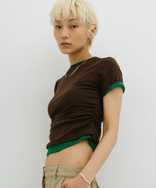 HANNE（アン）の「サイドギャザーコンパクトTEE（Tシャツ/カットソー・レディース・レッド/ホワイト/ブラック/グリーン/ブラウン・FREE）」の2枚目の写真