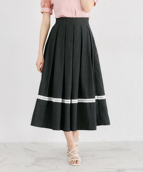 tocco closet(トッコ クローゼット)の「裾レース装飾バックレースアップタックボリュームフレアデニムスカート(スカート・レディース・ブラック/インディゴブルー・M)」の1枚目の写真