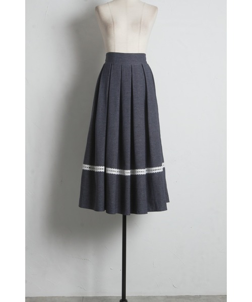 tocco closet(トッコ クローゼット)の「裾レース装飾バックレースアップタックボリュームフレアデニムスカート(スカート・レディース・ブラック/インディゴブルー・M)」の13枚目の写真