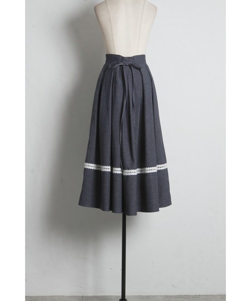 tocco closet(トッコ クローゼット)の「裾レース装飾バックレースアップタックボリュームフレアデニムスカート(スカート・レディース・ブラック/インディゴブルー・M)」の15枚目の写真