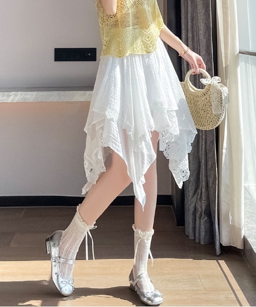 &soiree(アンドソワレ)の「ウエストゴムレースアシンメトリーミニスカート(スカート・レディース・ホワイト/アイボリー/ブラック・SMALL/MEDIUM/LARGE/X-LARGE)」の4枚目の写真