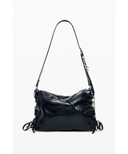 Desigual(デシグアル)の「Leather-look mini bag with charm and chain/チャーム&チェーンレザー調ミニバッグ(ショルダーバッグ・レディース・ブラック・FREE)」の4枚目の写真