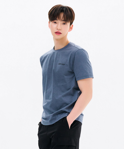 CHASECULT(チェイスカルト)の「共用クールラウンド半袖Tシャツ-FCZU5808E0N(Tシャツ/カットソー・メンズ・ダークブルー・100/105/110/90/95)」の2枚目の写真