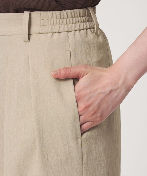 green label relaxing（グリーンレーベルリラクシング）の「［size SHORT/TALLあり］2タック ワイド パンツ UVカット 接触冷感 吸水速乾（その他パンツ・レディース・ブラック/ベージュ・TALL/36/SHORT/40/38）」の16枚目の写真