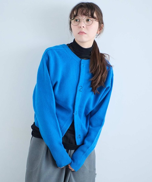 I am I in fact...(アイアムアイインファクト)の「SUSIE クルーカーディガン(ニット/セーター・レディース・ブラック/イエロー/グレー/ホワイト/ブルー・FREE)」の13枚目の写真