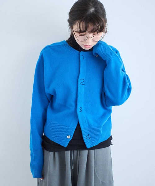 I am I in fact...(アイアムアイインファクト)の「SUSIE クルーカーディガン(ニット/セーター・レディース・ブラック/イエロー/グレー/ホワイト/ブルー・FREE)」の16枚目の写真