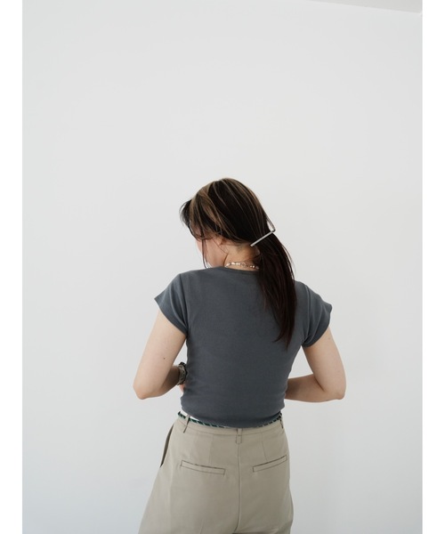 Katrin TOKYO(カトリーントーキョー)の「minimal rib tee(Tシャツ/カットソー・レディース・ダークブラウン/ヘザーグレー/ブルー系/イエロー系・FREE/XS)」の19枚目の写真