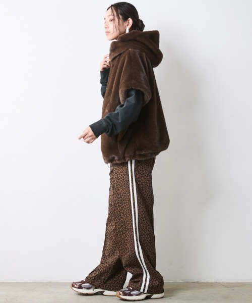 CHIC STYLE(シックスタイル)の「フェイクファーベスト<大きいサイズ有>シックスタイル(ベスト・レディース・グレー系/ブラウン系・M/L/LL/3L/4L/5L)」の13枚目の写真