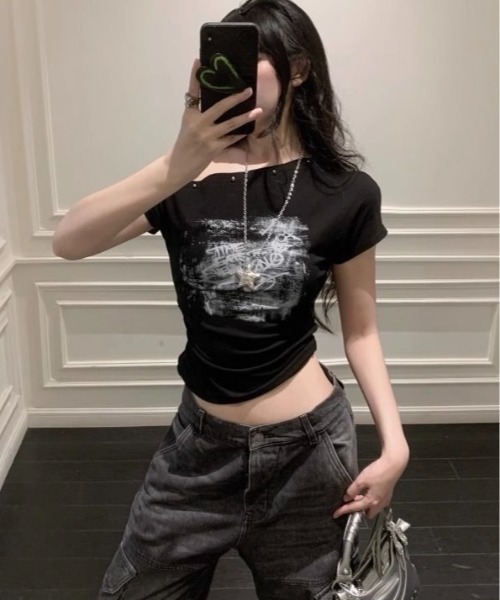 LADY LIKE(レディライク)の「スタッズ付きワンショルダーTシャツ(Tシャツ/カットソー・レディース・ホワイト/ブラック・M)」の5枚目の写真