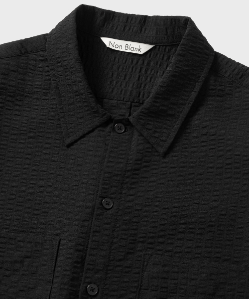 NONBLANK(ノンブランク)の「シアサッカー ベール HS シャツ_BLACK(シャツ/ブラウス・メンズ・ブラック・SMALL/MEDIUM/LARGE/X-LARGE)」の3枚目の写真