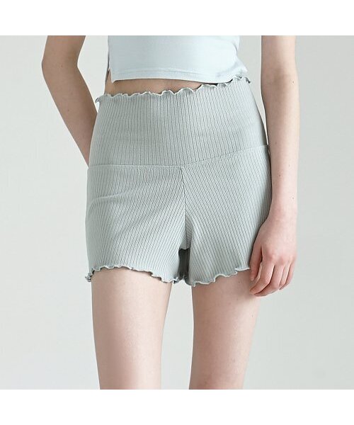 DEVIWEAR(デヴィウェア)の「女性ヨガウェア DEVI-B0061-ペイルミント ピラティス ビビアナ リブショーツ(その他パンツ・レディース・ミント・1/2)」の4枚目の写真