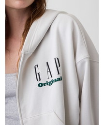 GAP（ギャップ）の「ヘビーウェイト フレンチテリー オーバーサイズ GAPロゴ ジップアップパーカー（スウェット）」