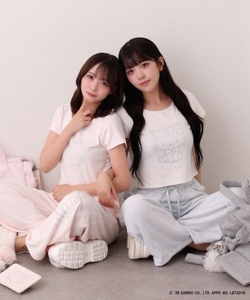 one after another NICE CLAUP(ワンアフターアナザーナイスクラップ)の「【チャーミーキティ】マルチスマホショルダー(ショルダーバッグ・レディース・ブラック/ピンク/グレー・FREE)」の12枚目の写真