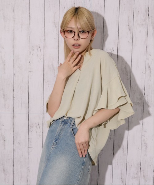 GORGE（ゴージ）の「《袖フリル・抜け感》カットスキッパーシャツ／フェミニン×ナチュラル／春夏／全4色（シャツ/ブラウス・レディース・ブラック/チャコール/アイボリー/ブルー・F）」の2枚目の写真