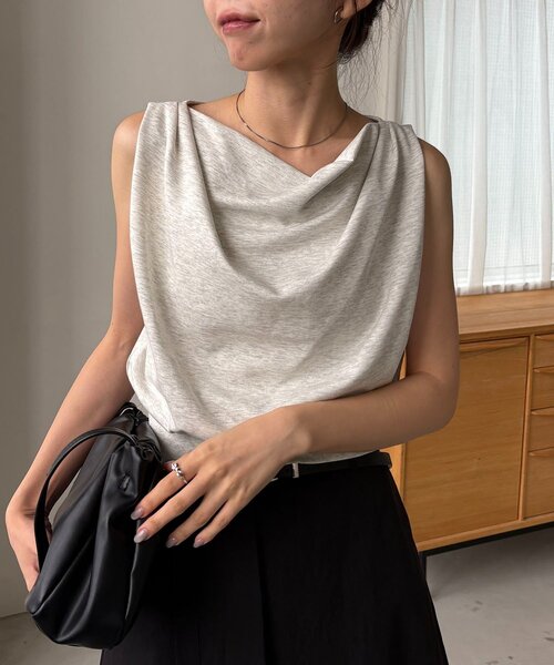 CAPRICIEUX LE'MAGE（カプリシューレマージュ）の「ドレープノースリT（Tシャツ/カットソー・レディース・ホワイト系その他/ライトグレー/ブラック・FREE）」の4枚目の写真