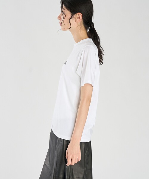 agnes b.(アニエスベー)の「"b" ロゴ 刺繍 コットン 半袖 Tシャツ "b. style"(Tシャツ/カットソー・レディース・ホワイト・1/2/3)」の4枚目の写真