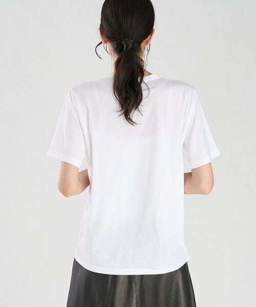 agnes b.(アニエスベー)の「"b" ロゴ 刺繍 コットン 半袖 Tシャツ "b. style"(Tシャツ/カットソー・レディース・ホワイト・1/2/3)」の5枚目の写真