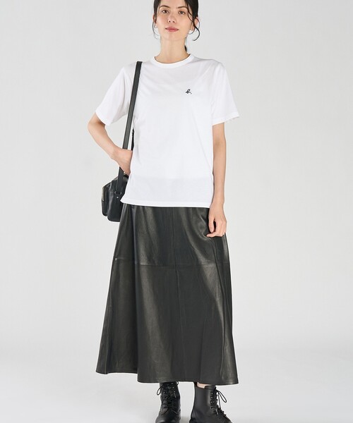 agnes b.(アニエスベー)の「"b" ロゴ 刺繍 コットン 半袖 Tシャツ "b. style"(Tシャツ/カットソー・レディース・ホワイト・1/2/3)」の6枚目の写真