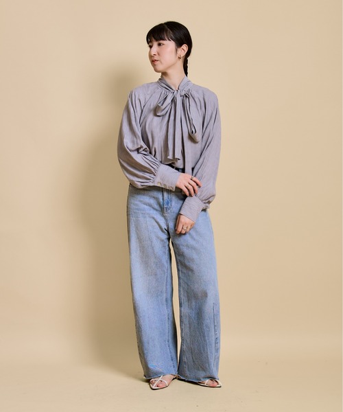 LHELBIE(レルビエ)の「ビッグボウタイブラウス(シャツ/ブラウス・レディース・ブラック/グレー/オフホワイト・M)」の4枚目の写真