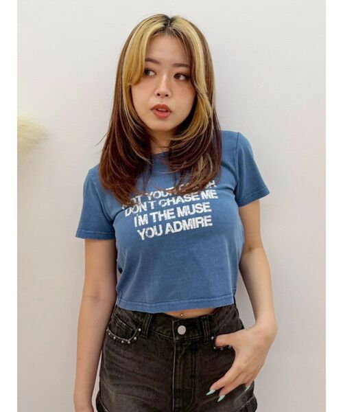 EVRIS(エヴリス)の「バックオープンクロップドTシャツ(Tシャツ/カットソー・レディース・ブラック/ホワイト/ブルー・FREE)」の3枚目の写真