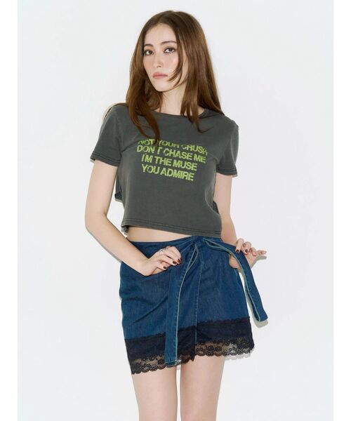 EVRIS(エヴリス)の「バックオープンクロップドTシャツ(Tシャツ/カットソー・レディース・ブラック/ホワイト/ブルー・FREE)」の4枚目の写真