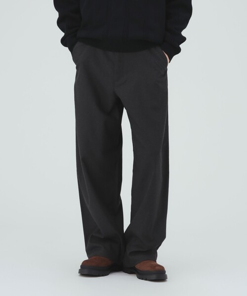 BEAMS HEART(ビームスハート)の「ワイドストレート カーブパンツ(チノパンツ・メンズ・ブラック/チャコールグレー・SMALL/MEDIUM/LARGE)」の1枚目の写真