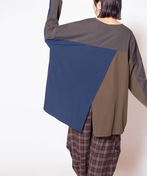 OSMOSIS（オズモーシス）の「アシンメトリーヘム切替長袖Tシャツ（Tシャツ/カットソー・レディース・チャコール/アイボリー/ブラック・ONE SIZE）」の16枚目の写真