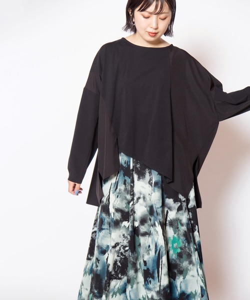 OSMOSIS（オズモーシス）の「アシンメトリーヘム切替長袖Tシャツ（Tシャツ/カットソー・レディース・チャコール/アイボリー/ブラック・ONE SIZE）」の19枚目の写真