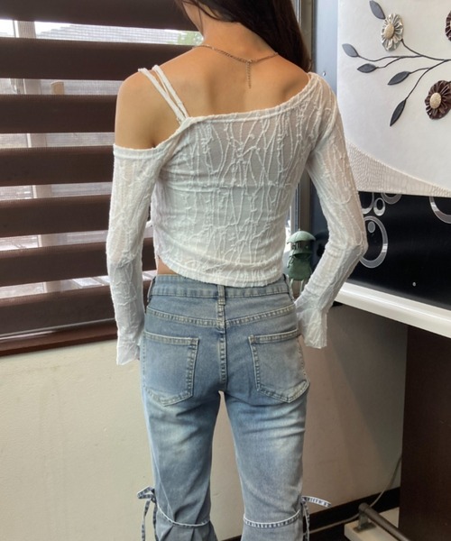 tolene(トレネ)の「ワンショルダー シースルー シャーリングカット 長袖 シアートップス(Tシャツ/カットソー・レディース・ホワイト・FREE)」の6枚目の写真