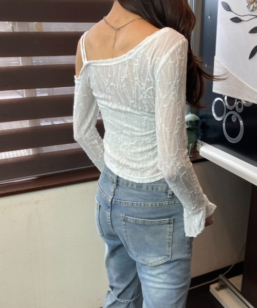 tolene(トレネ)の「ワンショルダー シースルー シャーリングカット 長袖 シアートップス(Tシャツ/カットソー・レディース・ホワイト・FREE)」の8枚目の写真