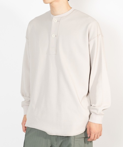 DAIWA PIER39(ダイワピア39)の「TECH THERMAL HENLEY L/S BE-33026W(Tシャツ/カットソー・メンズ・ブラック/ネイビー/オフホワイト・X-LARGE/SMALL/MEDIUM/LARGE)」の2枚目の写真