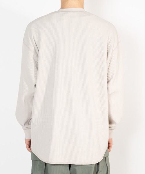 DAIWA PIER39(ダイワピア39)の「TECH THERMAL HENLEY L/S BE-33026W(Tシャツ/カットソー・メンズ・ブラック/ネイビー/オフホワイト・X-LARGE/SMALL/MEDIUM/LARGE)」の8枚目の写真