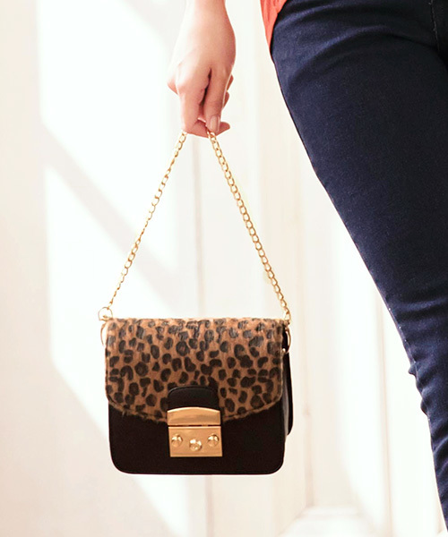 KOBE LETTUCE（コウベレタス）の「今季もやっぱりMiniバッグ♪大人Ladyなstyleに！2way☆チェーンミニショルダーバッグ/レディース/神戸レタス[B1030]（ショルダーバッグ・レディース・ベージュ/コーラル/サックスブルー/ブラック/グレー系その他/ピンク系その他/ピンク/レモンイエロー/オフホワイト/グリーン/チェリーピンク/レッド/パープル/ボルドー/レオパード/イエロー・FREE）」の16枚目の写真