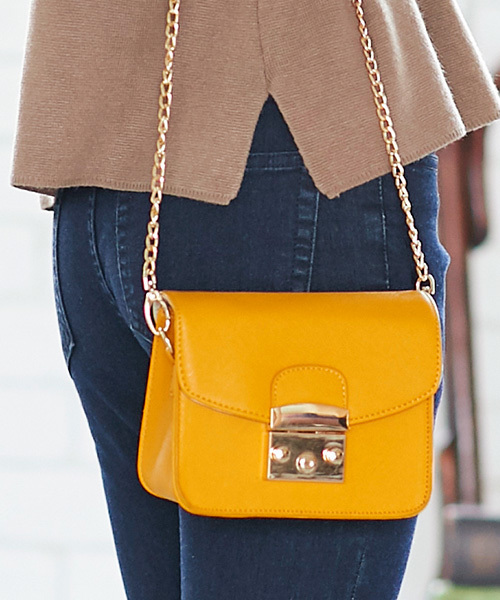 KOBE LETTUCE（コウベレタス）の「今季もやっぱりMiniバッグ♪大人Ladyなstyleに！2way☆チェーンミニショルダーバッグ/レディース/神戸レタス[B1030]（ショルダーバッグ・レディース・ベージュ/コーラル/サックスブルー/ブラック/グレー系その他/ピンク系その他/ピンク/レモンイエロー/オフホワイト/グリーン/チェリーピンク/レッド/パープル/ボルドー/レオパード/イエロー・FREE）」の9枚目の写真