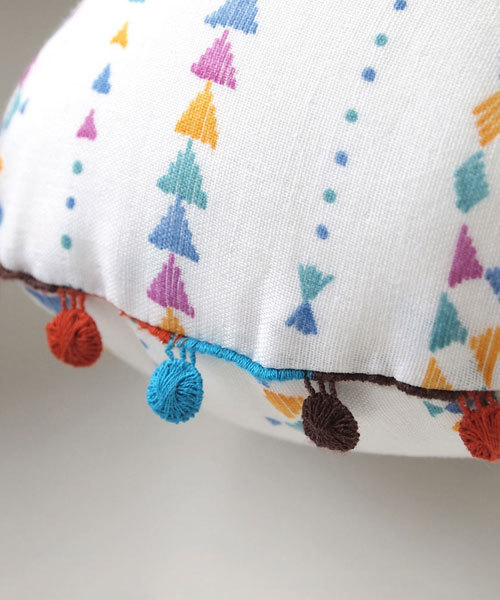 BOBO（ボボ）の「【BOBO(ボボ)】 コーラム ママ＆ベビークッション ホワイト（授乳ケープ/授乳クッション・キッズ・ホワイト・ONE SIZE）」の3枚目の写真