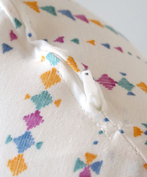 BOBO（ボボ）の「【BOBO(ボボ)】 コーラム ママ＆ベビークッション ホワイト（授乳ケープ/授乳クッション・キッズ・ホワイト・ONE SIZE）」の5枚目の写真