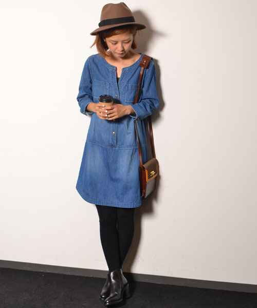 AMERICAN RAG CIE(アメリカンラグシー)の「ノーカラーデニムワンピース【WEB限定】(ワンピース・レディース・インディゴブルー・FREE)」の7枚目の写真