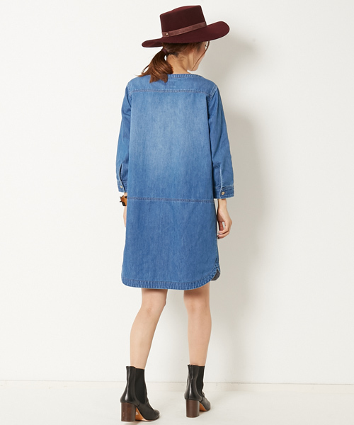 AMERICAN RAG CIE(アメリカンラグシー)の「ノーカラーデニムワンピース【WEB限定】(ワンピース・レディース・インディゴブルー・FREE)」の15枚目の写真