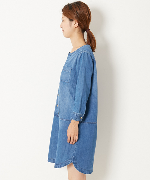 AMERICAN RAG CIE(アメリカンラグシー)の「ノーカラーデニムワンピース【WEB限定】(ワンピース・レディース・インディゴブルー・FREE)」の13枚目の写真
