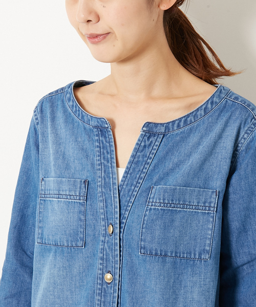AMERICAN RAG CIE(アメリカンラグシー)の「ノーカラーデニムワンピース【WEB限定】(ワンピース・レディース・インディゴブルー・FREE)」の21枚目の写真