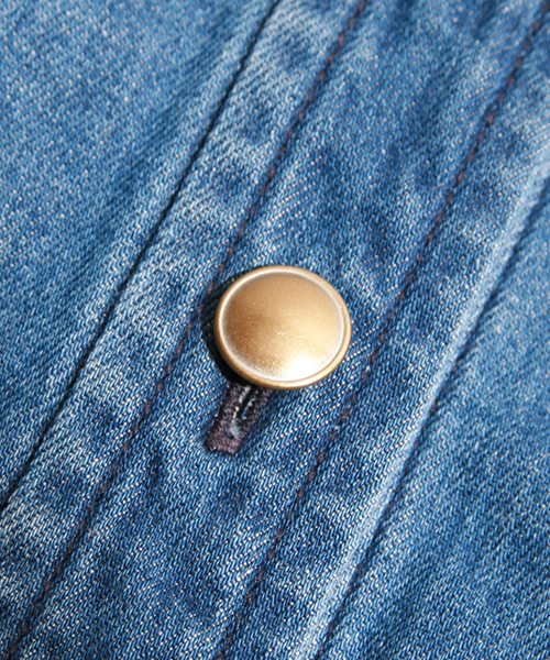 AMERICAN RAG CIE(アメリカンラグシー)の「ノーカラーデニムワンピース【WEB限定】(ワンピース・レディース・インディゴブルー・FREE)」の4枚目の写真